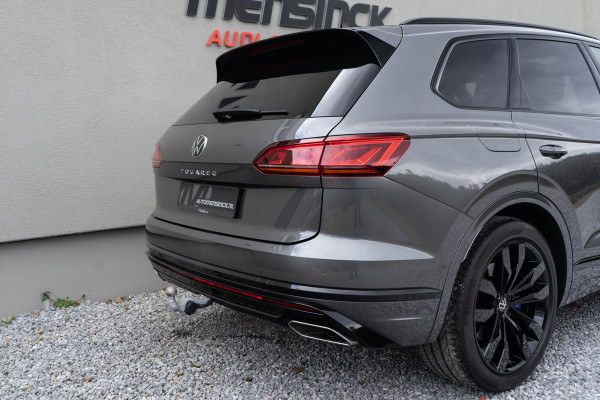 Volkswagen Touareg 3.0 TSI eHybrid 4MOTION / Luchtvering/ Standkachel/ Massagefunctie/ Panoramadak/ Trekhaak/ 280kW (381PK) Volkswagen Touareg 3.0 TSI eHybrid 4MOTION / Luchtvering/ Standkachel/ Massagefunctie/ Panoramadak/ Trekhaak/ 280kW (381PK)