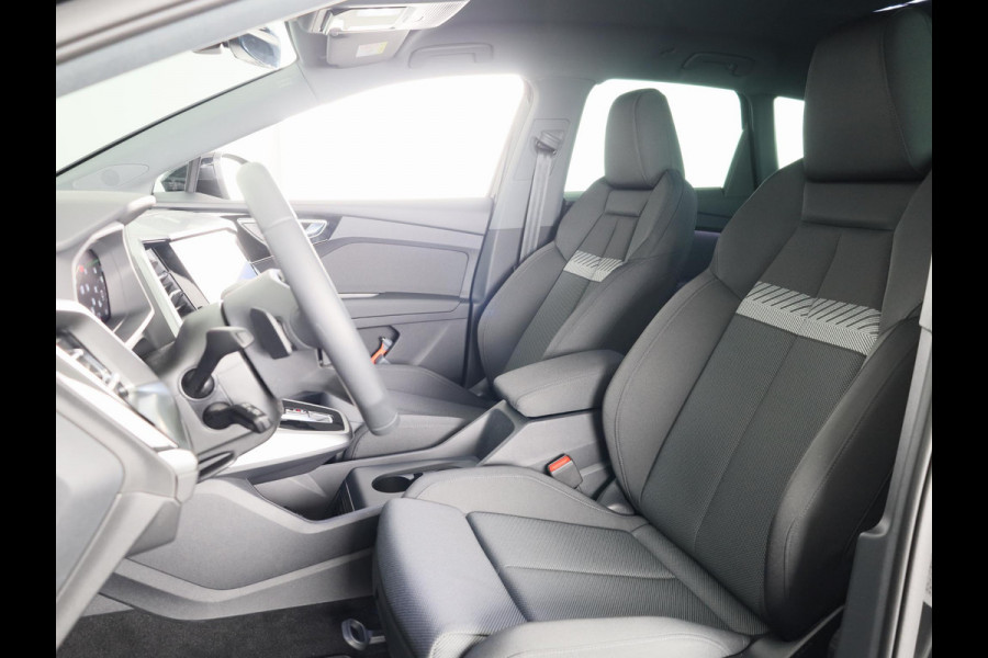 Audi Q4 e-tron 45 quattro Advanced edition 82 kWh 286pk | Navigatie | Adaptieve cruise controle | 20 inch Lichtmetalen velgen | Audi Q4 e-tron 45 quattro Advanced edition 82 kWh 286pk | Navigatie | Adaptieve cruise controle | 20 inch Lichtmetalen velgen |
