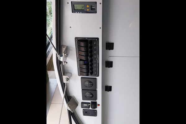 Toyota Hilux CAMPER OPBOUW *NIEUW* (€25.000,- ex.BTW) / €30.250,- incl. BTW