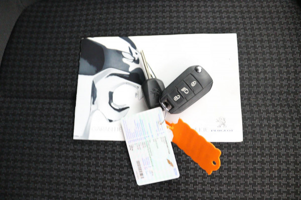 Peugeot 308 SW 1.2 PureTech*ECC*NAVI*CAM*HAAK*CRUISE*CARPLAY*