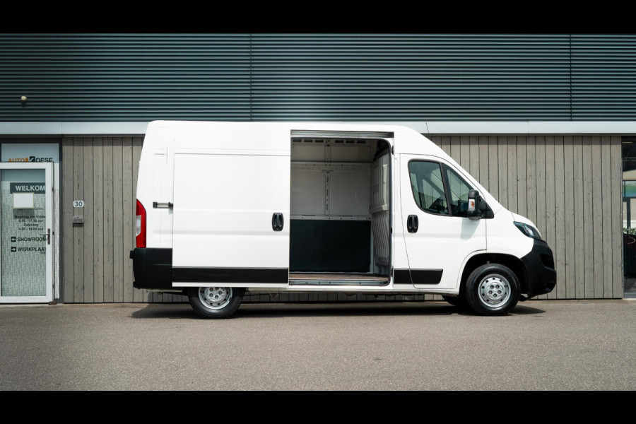 Peugeot Boxer 330 2.2 BlueHDi 140 L2H2 Premium | Navigatie | Houtenvloer In Laadruimte | Airco