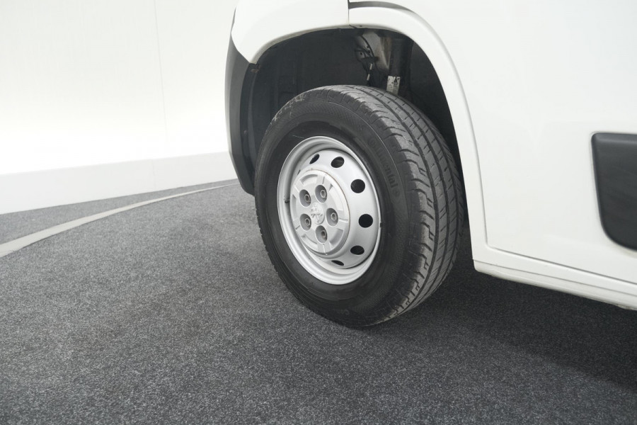Peugeot Boxer 330 2.2 BlueHDi 140 L2H2 Premium | Navigatie | Houtenvloer In Laadruimte | Airco