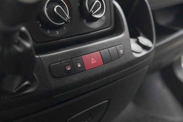 Peugeot Boxer 330 2.2 BlueHDi 140 L2H2 Premium | Navigatie | Houtenvloer In Laadruimte | Airco