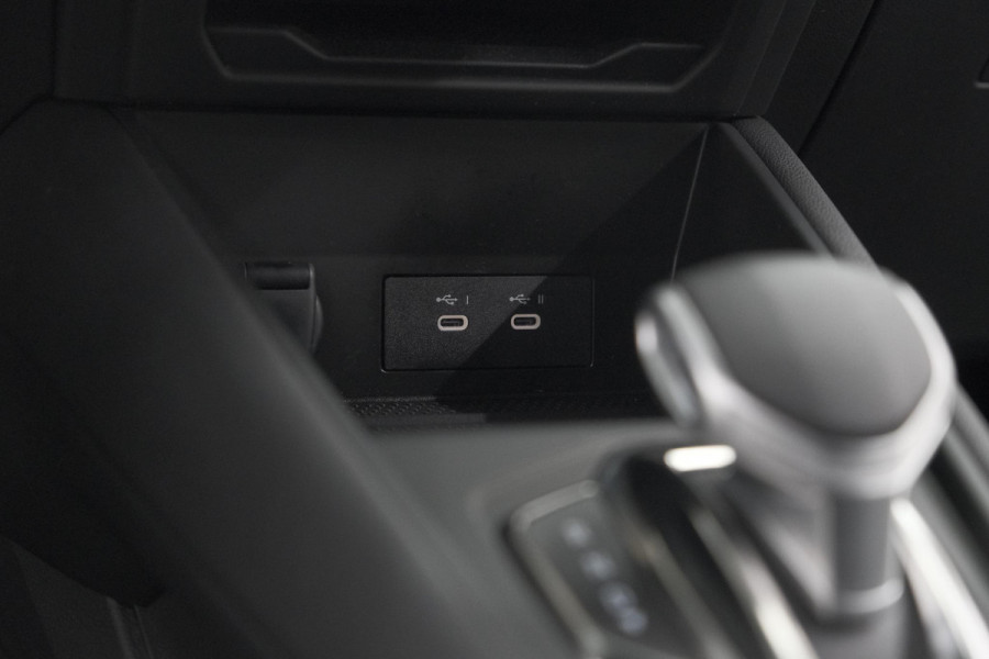 Renault Captur Mild Hybrid 160 EDC techno | Pack Winter | Camera | Adaptieve Cruise Control | Apple Carplay