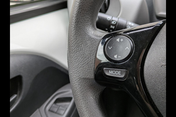 Peugeot 108 1.0 e-VTi Active|Apple-Carplay/Android-Auto|Achteruitrijcamera|Airco|DAB|Origineel-NL Peugeot 108 1.0 e-VTi Active|Apple-Carplay/Android-Auto|Achteruitrijcamera|Airco|DAB|Origineel-NL