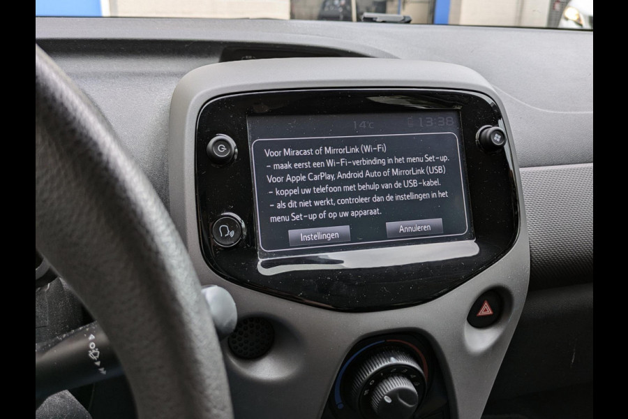 Peugeot 108 1.0 e-VTi Active|Apple-Carplay/Android-Auto|Achteruitrijcamera|Airco|DAB|Origineel-NL Peugeot 108 1.0 e-VTi Active|Apple-Carplay/Android-Auto|Achteruitrijcamera|Airco|DAB|Origineel-NL