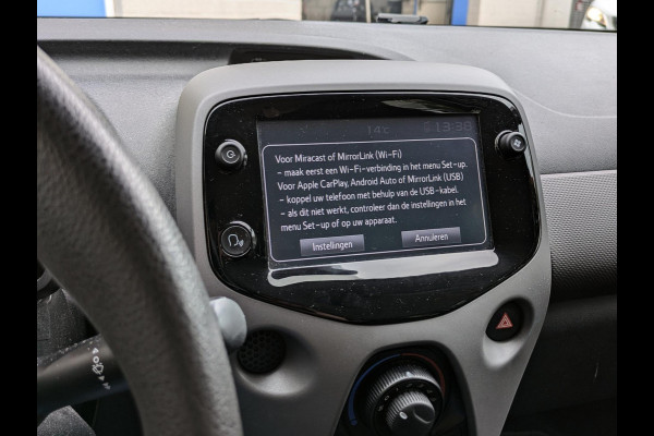 Peugeot 108 1.0 e-VTi Active|Apple-Carplay/Android-Auto|Achteruitrijcamera|Airco|DAB|Origineel-NL Peugeot 108 1.0 e-VTi Active|Apple-Carplay/Android-Auto|Achteruitrijcamera|Airco|DAB|Origineel-NL