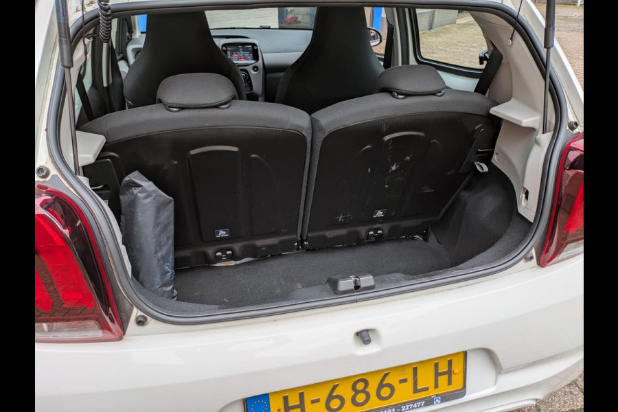 Peugeot 108 1.0 e-VTi Active|Apple-Carplay/Android-Auto|Achteruitrijcamera|Airco|DAB|Origineel-NL Peugeot 108 1.0 e-VTi Active|Apple-Carplay/Android-Auto|Achteruitrijcamera|Airco|DAB|Origineel-NL
