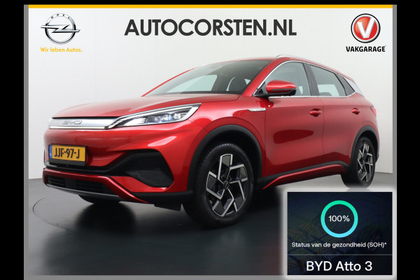 BYD ATTO 3 60kWh Design SOH 100% Panoramadak Leder+Elektr.Verst. Warmtepomp Adaptieve Cruise 360°Camera Apple Carplay Android Auto Elektr.A Verkeersbord detectie WiFi DAB Led Rijstrooksensor Keyless Smartphone Entry Fabrieksgarantie tot 15-12-2028/150.000km Garantie op de LFP Accu tot 15-12-2030/200.000km €44.000,- Nieuw!