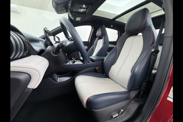 BYD ATTO 3 60kWh Design SOH 100% Panoramadak Leder+Elektr.Verst. Warmtepomp Adaptieve Cruise 360°Camera Apple Carplay Android Auto Elektr.A Verkeersbord detectie WiFi DAB Led Rijstrooksensor Keyless Smartphone Entry Fabrieksgarantie tot 15-12-2028/150.000km Garantie op de LFP Accu tot 15-12-2030/200.000km €44.000,- Nieuw! BYD ATTO 3 60kWh Design SOH 100% Panoramadak Leder+Elektr.Verst. Warmtepomp Adaptieve Cruise 360°Camera Apple Carplay Android Auto Elektr.A Verkeersbord detectie WiFi DAB Led Rijstrooksensor Keyless Smartphone Entry Fabrieksgarantie tot 15-12-2028/150.000km Garantie op de LFP Accu tot 15-12-2030/200.000km €44.000,- Nieuw!