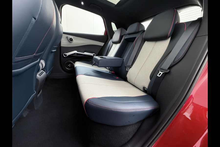 BYD ATTO 3 60kWh Design SOH 100% Panoramadak Leder+Elektr.Verst. Warmtepomp Adaptieve Cruise 360°Camera Apple Carplay Android Auto Elektr.A Verkeersbord detectie WiFi DAB Led Rijstrooksensor Keyless Smartphone Entry Fabrieksgarantie tot 15-12-2028/150.000km Garantie op de LFP Accu tot 15-12-2030/200.000km €44.000,- Nieuw! BYD ATTO 3 60kWh Design SOH 100% Panoramadak Leder+Elektr.Verst. Warmtepomp Adaptieve Cruise 360°Camera Apple Carplay Android Auto Elektr.A Verkeersbord detectie WiFi DAB Led Rijstrooksensor Keyless Smartphone Entry Fabrieksgarantie tot 15-12-2028/150.000km Garantie op de LFP Accu tot 15-12-2030/200.000km €44.000,- Nieuw!