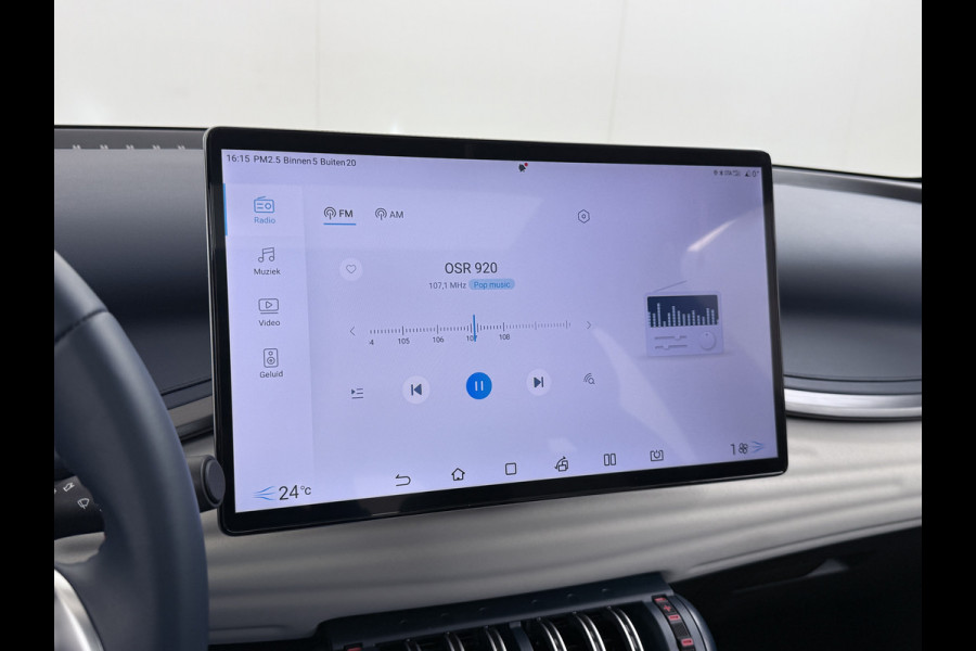 BYD ATTO 3 60kWh Design SOH 100% Panoramadak Leder+Elektr.Verst. Warmtepomp Adaptieve Cruise 360°Camera Apple Carplay Android Auto Elektr.A Verkeersbord detectie WiFi DAB Led Rijstrooksensor Keyless Smartphone Entry Fabrieksgarantie tot 15-12-2028/150.000km Garantie op de LFP Accu tot 15-12-2030/200.000km €44.000,- Nieuw! BYD ATTO 3 60kWh Design SOH 100% Panoramadak Leder+Elektr.Verst. Warmtepomp Adaptieve Cruise 360°Camera Apple Carplay Android Auto Elektr.A Verkeersbord detectie WiFi DAB Led Rijstrooksensor Keyless Smartphone Entry Fabrieksgarantie tot 15-12-2028/150.000km Garantie op de LFP Accu tot 15-12-2030/200.000km €44.000,- Nieuw!