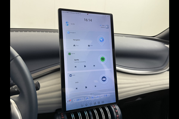 BYD ATTO 3 60kWh Design SOH 100% Panoramadak Leder+Elektr.Verst. Warmtepomp Adaptieve Cruise 360°Camera Apple Carplay Android Auto Elektr.A Verkeersbord detectie WiFi DAB Led Rijstrooksensor Keyless Smartphone Entry Fabrieksgarantie tot 15-12-2028/150.000km Garantie op de LFP Accu tot 15-12-2030/200.000km €44.000,- Nieuw! BYD ATTO 3 60kWh Design SOH 100% Panoramadak Leder+Elektr.Verst. Warmtepomp Adaptieve Cruise 360°Camera Apple Carplay Android Auto Elektr.A Verkeersbord detectie WiFi DAB Led Rijstrooksensor Keyless Smartphone Entry Fabrieksgarantie tot 15-12-2028/150.000km Garantie op de LFP Accu tot 15-12-2030/200.000km €44.000,- Nieuw!