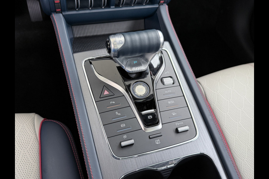 BYD ATTO 3 60kWh Design SOH 100% Panoramadak Leder+Elektr.Verst. Warmtepomp Adaptieve Cruise 360°Camera Apple Carplay Android Auto Elektr.A Verkeersbord detectie WiFi DAB Led Rijstrooksensor Keyless Smartphone Entry Fabrieksgarantie tot 15-12-2028/150.000km Garantie op de LFP Accu tot 15-12-2030/200.000km €44.000,- Nieuw! BYD ATTO 3 60kWh Design SOH 100% Panoramadak Leder+Elektr.Verst. Warmtepomp Adaptieve Cruise 360°Camera Apple Carplay Android Auto Elektr.A Verkeersbord detectie WiFi DAB Led Rijstrooksensor Keyless Smartphone Entry Fabrieksgarantie tot 15-12-2028/150.000km Garantie op de LFP Accu tot 15-12-2030/200.000km €44.000,- Nieuw!