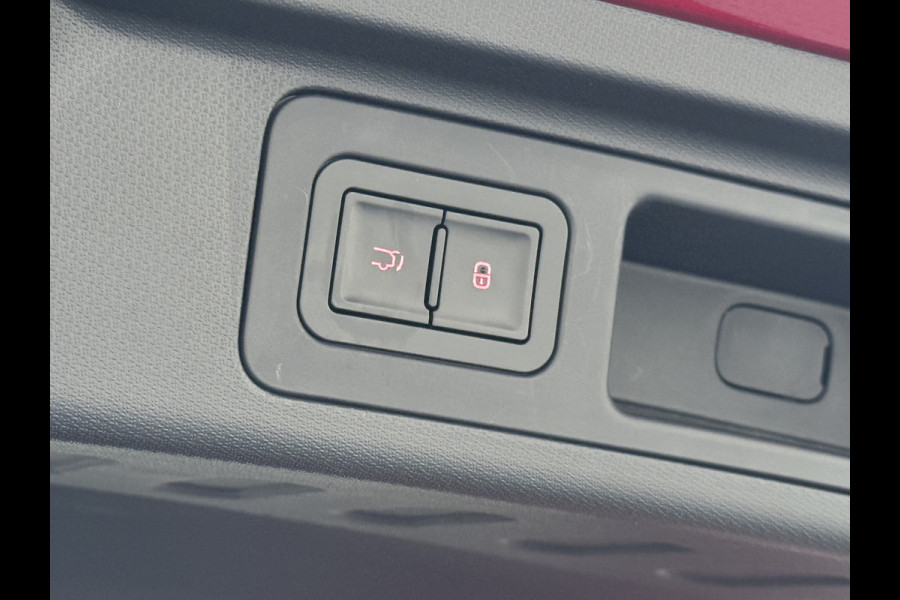 BYD ATTO 3 60kWh Design SOH 100% Panoramadak Leder+Elektr.Verst. Warmtepomp Adaptieve Cruise 360°Camera Apple Carplay Android Auto Elektr.A Verkeersbord detectie WiFi DAB Led Rijstrooksensor Keyless Smartphone Entry Fabrieksgarantie tot 15-12-2028/150.000km Garantie op de LFP Accu tot 15-12-2030/200.000km €44.000,- Nieuw! BYD ATTO 3 60kWh Design SOH 100% Panoramadak Leder+Elektr.Verst. Warmtepomp Adaptieve Cruise 360°Camera Apple Carplay Android Auto Elektr.A Verkeersbord detectie WiFi DAB Led Rijstrooksensor Keyless Smartphone Entry Fabrieksgarantie tot 15-12-2028/150.000km Garantie op de LFP Accu tot 15-12-2030/200.000km €44.000,- Nieuw!