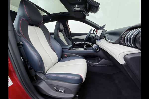 BYD ATTO 3 60kWh Design SOH 100% Panoramadak Leder+Elektr.Verst. Warmtepomp Adaptieve Cruise 360°Camera Apple Carplay Android Auto Elektr.A Verkeersbord detectie WiFi DAB Led Rijstrooksensor Keyless Smartphone Entry Fabrieksgarantie tot 15-12-2028/150.000km Garantie op de LFP Accu tot 15-12-2030/200.000km €44.000,- Nieuw! BYD ATTO 3 60kWh Design SOH 100% Panoramadak Leder+Elektr.Verst. Warmtepomp Adaptieve Cruise 360°Camera Apple Carplay Android Auto Elektr.A Verkeersbord detectie WiFi DAB Led Rijstrooksensor Keyless Smartphone Entry Fabrieksgarantie tot 15-12-2028/150.000km Garantie op de LFP Accu tot 15-12-2030/200.000km €44.000,- Nieuw!