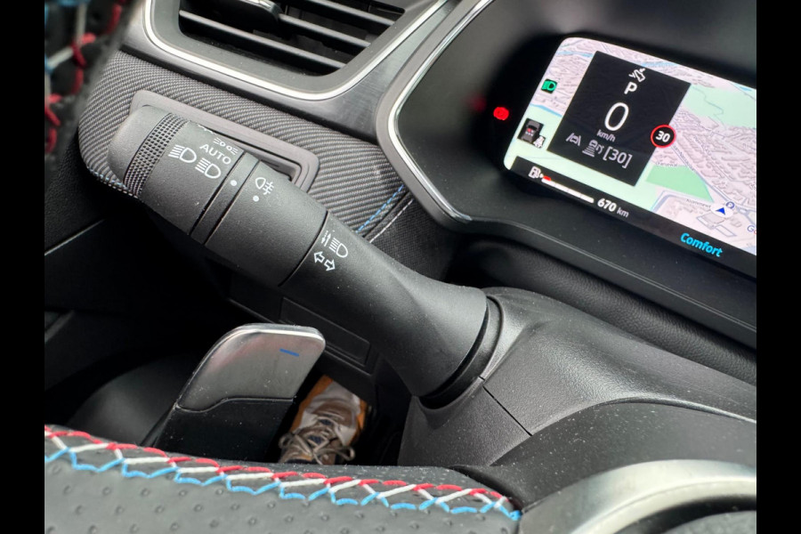 Renault Captur 1.3 mild hybrid 160 esprit Alpine Harman Kardon Sound / Camera / Navi / LM 19'' / Stuurwiel verw.