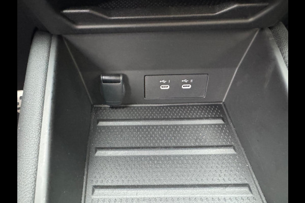 Renault Captur 1.3 mild hybrid 160 esprit Alpine Harman Kardon Sound / Camera / Navi / LM 19'' / Stuurwiel verw.