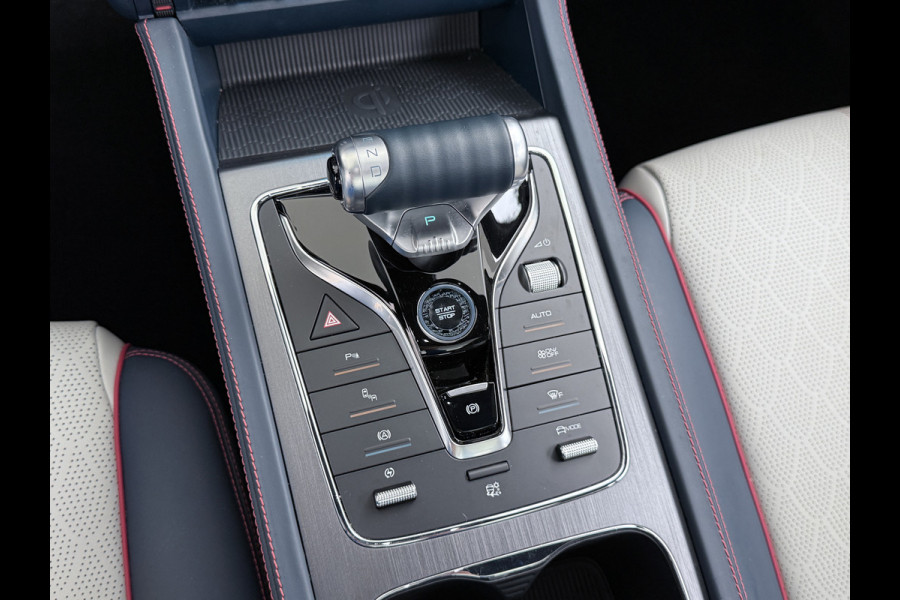 BYD ATTO 3 60kWh Design SOH 100% Panoramadak Leder+Elektr.Verst. Warmtepomp Adaptieve Cruise 360°Camera Apple Carplay Android Auto Elektr.A Verkeersbord detectie WiFi DAB Led Rijstrooksensor Keyless Smartphone Entry Fabrieksgarantie tot 20-12-2028/150.000km Garantie op de LFP Accu tot 20-12-2030/200.000km €44.000,- Nieuw! BYD ATTO 3 60kWh Design SOH 100% Panoramadak Leder+Elektr.Verst. Warmtepomp Adaptieve Cruise 360°Camera Apple Carplay Android Auto Elektr.A Verkeersbord detectie WiFi DAB Led Rijstrooksensor Keyless Smartphone Entry Fabrieksgarantie tot 20-12-2028/150.000km Garantie op de LFP Accu tot 20-12-2030/200.000km €44.000,- Nieuw!