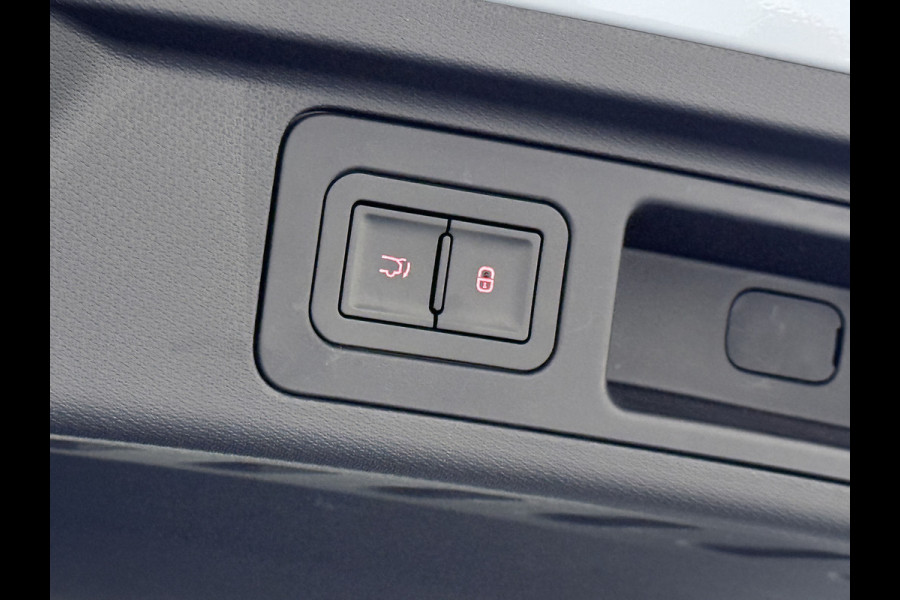 BYD ATTO 3 60kWh Design SOH 100% Panoramadak Leder+Elektr.Verst. Warmtepomp Adaptieve Cruise 360°Camera Apple Carplay Android Auto Elektr.A Verkeersbord detectie WiFi DAB Led Rijstrooksensor Keyless Smartphone Entry Fabrieksgarantie tot 20-12-2028/150.000km Garantie op de LFP Accu tot 20-12-2030/200.000km €44.000,- Nieuw! BYD ATTO 3 60kWh Design SOH 100% Panoramadak Leder+Elektr.Verst. Warmtepomp Adaptieve Cruise 360°Camera Apple Carplay Android Auto Elektr.A Verkeersbord detectie WiFi DAB Led Rijstrooksensor Keyless Smartphone Entry Fabrieksgarantie tot 20-12-2028/150.000km Garantie op de LFP Accu tot 20-12-2030/200.000km €44.000,- Nieuw!