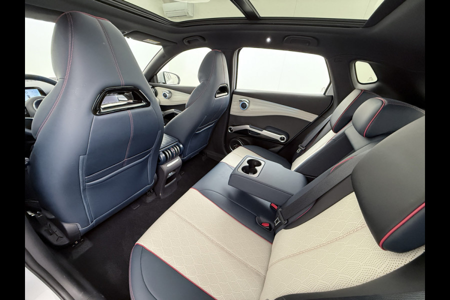 BYD ATTO 3 60kWh Design SOH 100% Panoramadak Leder+Elektr.Verst. Warmtepomp Adaptieve Cruise 360°Camera Apple Carplay Android Auto Elektr.A Verkeersbord detectie WiFi DAB Led Rijstrooksensor Keyless Smartphone Entry Fabrieksgarantie tot 20-12-2028/150.000km Garantie op de LFP Accu tot 20-12-2030/200.000km €44.000,- Nieuw! BYD ATTO 3 60kWh Design SOH 100% Panoramadak Leder+Elektr.Verst. Warmtepomp Adaptieve Cruise 360°Camera Apple Carplay Android Auto Elektr.A Verkeersbord detectie WiFi DAB Led Rijstrooksensor Keyless Smartphone Entry Fabrieksgarantie tot 20-12-2028/150.000km Garantie op de LFP Accu tot 20-12-2030/200.000km €44.000,- Nieuw!