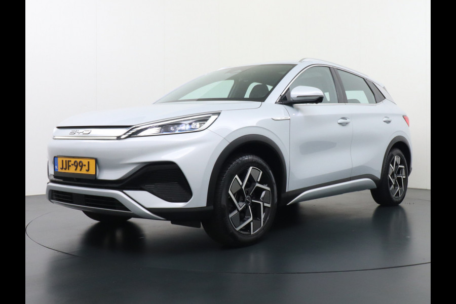 BYD ATTO 3 60kWh Design SOH 100% Panoramadak Leder+Elektr.Verst. Warmtepomp Adaptieve Cruise 360°Camera Apple Carplay Android Auto Elektr.A Verkeersbord detectie WiFi DAB Led Rijstrooksensor Keyless Smartphone Entry Fabrieksgarantie tot 20-12-2028/150.000km Garantie op de LFP Accu tot 20-12-2030/200.000km €44.000,- Nieuw! BYD ATTO 3 60kWh Design SOH 100% Panoramadak Leder+Elektr.Verst. Warmtepomp Adaptieve Cruise 360°Camera Apple Carplay Android Auto Elektr.A Verkeersbord detectie WiFi DAB Led Rijstrooksensor Keyless Smartphone Entry Fabrieksgarantie tot 20-12-2028/150.000km Garantie op de LFP Accu tot 20-12-2030/200.000km €44.000,- Nieuw!