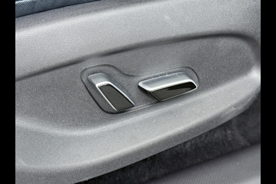 BYD ATTO 3 60kWh Design SOH 100% Panoramadak Leder+Elektr.Verst. Warmtepomp Adaptieve Cruise 360°Camera Apple Carplay Android Auto Elektr.A Verkeersbord detectie WiFi DAB Led Rijstrooksensor Keyless Smartphone Entry Fabrieksgarantie tot 20-12-2028/150.000km Garantie op de LFP Accu tot 20-12-2030/200.000km €44.000,- Nieuw! BYD ATTO 3 60kWh Design SOH 100% Panoramadak Leder+Elektr.Verst. Warmtepomp Adaptieve Cruise 360°Camera Apple Carplay Android Auto Elektr.A Verkeersbord detectie WiFi DAB Led Rijstrooksensor Keyless Smartphone Entry Fabrieksgarantie tot 20-12-2028/150.000km Garantie op de LFP Accu tot 20-12-2030/200.000km €44.000,- Nieuw!