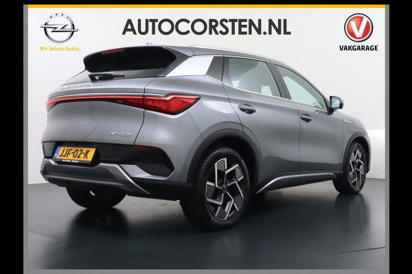 BYD ATTO 3 60kWh Design SOH 98% Pano-dak Leer+Elektr.Verst. Warmtepomp Adaptieve Cruise 360°Camera Apple Carplay Android Auto Elektr.Achter Verkeersbord detectie WiFi DAB Led Rijstrooksensor Keyless Smartphone Entry Fabrieksgarantie tot 20-12-2030/150.000km Garantie. Op de LFP Accu tot 20-12-2030/200.000km €44.000,- Nieuw! BYD ATTO 3 60kWh Design SOH 98% Pano-dak Leer+Elektr.Verst. Warmtepomp Adaptieve Cruise 360°Camera Apple Carplay Android Auto Elektr.Achter Verkeersbord detectie WiFi DAB Led Rijstrooksensor Keyless Smartphone Entry Fabrieksgarantie tot 20-12-2030/150.000km Garantie. Op de LFP Accu tot 20-12-2030/200.000km €44.000,- Nieuw!