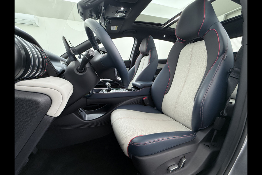 BYD ATTO 3 60kWh Design SOH 98% Pano-dak Leer+Elektr.Verst. Warmtepomp Adaptieve Cruise 360°Camera Apple Carplay Android Auto Elektr.Achter Verkeersbord detectie WiFi DAB Led Rijstrooksensor Keyless Smartphone Entry Fabrieksgarantie tot 20-12-2030/150.000km Garantie. Op de LFP Accu tot 20-12-2030/200.000km €44.000,- Nieuw! BYD ATTO 3 60kWh Design SOH 98% Pano-dak Leer+Elektr.Verst. Warmtepomp Adaptieve Cruise 360°Camera Apple Carplay Android Auto Elektr.Achter Verkeersbord detectie WiFi DAB Led Rijstrooksensor Keyless Smartphone Entry Fabrieksgarantie tot 20-12-2030/150.000km Garantie. Op de LFP Accu tot 20-12-2030/200.000km €44.000,- Nieuw!