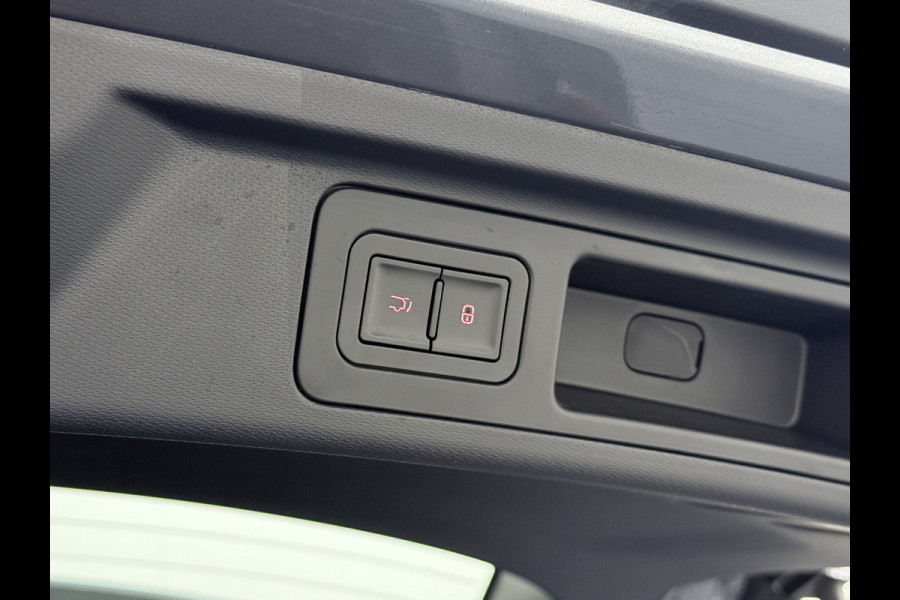 BYD ATTO 3 60kWh Design SOH 98% Pano-dak Leer+Elektr.Verst. Warmtepomp Adaptieve Cruise 360°Camera Apple Carplay Android Auto Elektr.Achter Verkeersbord detectie WiFi DAB Led Rijstrooksensor Keyless Smartphone Entry Fabrieksgarantie tot 20-12-2030/150.000km Garantie. Op de LFP Accu tot 20-12-2030/200.000km €44.000,- Nieuw! BYD ATTO 3 60kWh Design SOH 98% Pano-dak Leer+Elektr.Verst. Warmtepomp Adaptieve Cruise 360°Camera Apple Carplay Android Auto Elektr.Achter Verkeersbord detectie WiFi DAB Led Rijstrooksensor Keyless Smartphone Entry Fabrieksgarantie tot 20-12-2030/150.000km Garantie. Op de LFP Accu tot 20-12-2030/200.000km €44.000,- Nieuw!