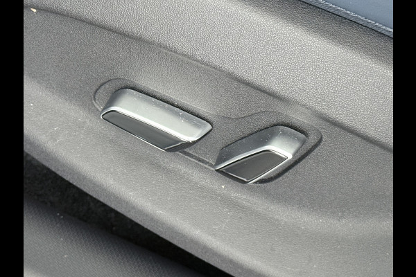 BYD ATTO 3 60kWh Design SOH 98% Pano-dak Leer+Elektr.Verst. Warmtepomp Adaptieve Cruise 360°Camera Apple Carplay Android Auto Elektr.Achter Verkeersbord detectie WiFi DAB Led Rijstrooksensor Keyless Smartphone Entry Fabrieksgarantie tot 20-12-2030/150.000km Garantie. Op de LFP Accu tot 20-12-2030/200.000km €44.000,- Nieuw! BYD ATTO 3 60kWh Design SOH 98% Pano-dak Leer+Elektr.Verst. Warmtepomp Adaptieve Cruise 360°Camera Apple Carplay Android Auto Elektr.Achter Verkeersbord detectie WiFi DAB Led Rijstrooksensor Keyless Smartphone Entry Fabrieksgarantie tot 20-12-2030/150.000km Garantie. Op de LFP Accu tot 20-12-2030/200.000km €44.000,- Nieuw!