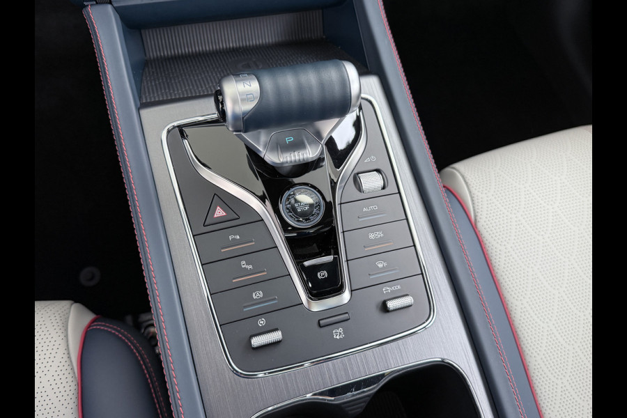 BYD ATTO 3 60kWh Design SOH 98% Pano-dak Leer+Elektr.Verst. Warmtepomp Adaptieve Cruise 360°Camera Apple Carplay Android Auto Elektr.Achter Verkeersbord detectie WiFi DAB Led Rijstrooksensor Keyless Smartphone Entry Fabrieksgarantie tot 20-12-2030/150.000km Garantie. Op de LFP Accu tot 20-12-2030/200.000km €44.000,- Nieuw! BYD ATTO 3 60kWh Design SOH 98% Pano-dak Leer+Elektr.Verst. Warmtepomp Adaptieve Cruise 360°Camera Apple Carplay Android Auto Elektr.Achter Verkeersbord detectie WiFi DAB Led Rijstrooksensor Keyless Smartphone Entry Fabrieksgarantie tot 20-12-2030/150.000km Garantie. Op de LFP Accu tot 20-12-2030/200.000km €44.000,- Nieuw!