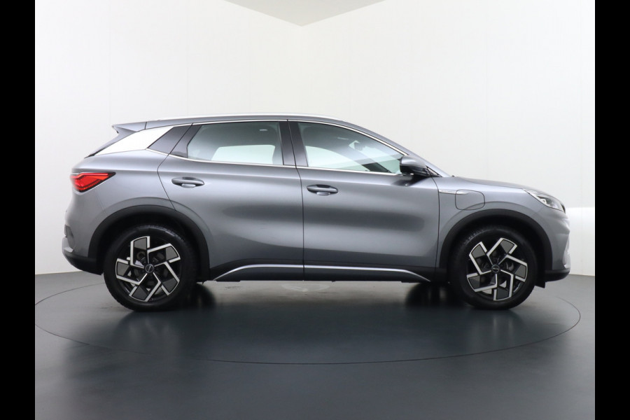 BYD ATTO 3 60kWh Design SOH 98% Pano-dak Leer+Elektr.Verst. Warmtepomp Adaptieve Cruise 360°Camera Apple Carplay Android Auto Elektr.Achter Verkeersbord detectie WiFi DAB Led Rijstrooksensor Keyless Smartphone Entry Fabrieksgarantie tot 20-12-2030/150.000km Garantie. Op de LFP Accu tot 20-12-2030/200.000km €44.000,- Nieuw! BYD ATTO 3 60kWh Design SOH 98% Pano-dak Leer+Elektr.Verst. Warmtepomp Adaptieve Cruise 360°Camera Apple Carplay Android Auto Elektr.Achter Verkeersbord detectie WiFi DAB Led Rijstrooksensor Keyless Smartphone Entry Fabrieksgarantie tot 20-12-2030/150.000km Garantie. Op de LFP Accu tot 20-12-2030/200.000km €44.000,- Nieuw!