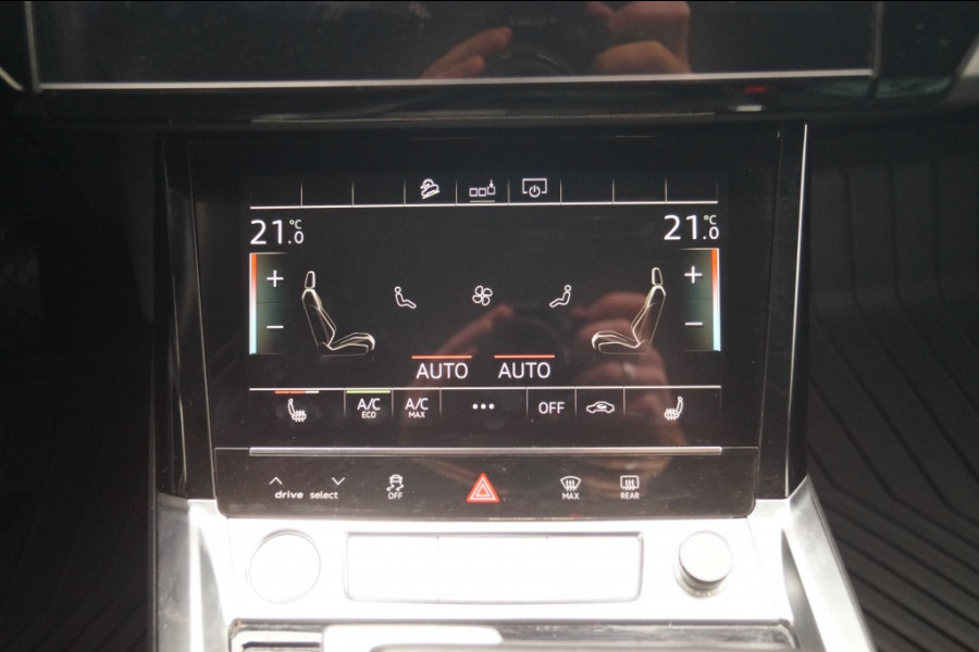Audi e-tron 50 Quattro 71kWh Business Edition Plus -PANO-LEER-ECC- Audi e-tron 50 Quattro 71kWh Business Edition Plus -PANO-LEER-ECC-