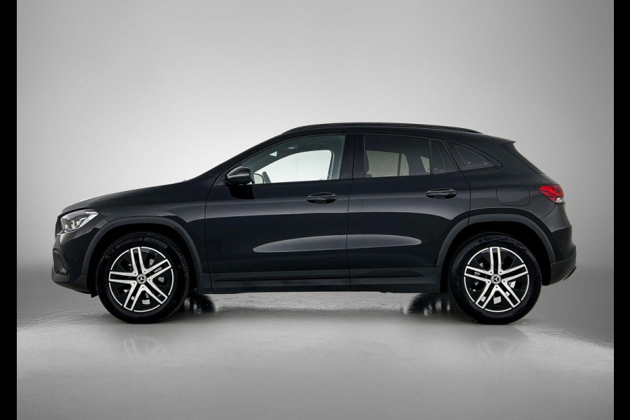 Mercedes-Benz GLA 200 Black Line 163PK CAMERA | NAVI | STOF-LEDER Mercedes-Benz GLA 200 Black Line 163PK CAMERA | NAVI | STOF-LEDER
