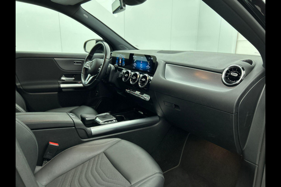 Mercedes-Benz GLA 200 Black Line 163PK CAMERA | NAVI | STOF-LEDER Mercedes-Benz GLA 200 Black Line 163PK CAMERA | NAVI | STOF-LEDER