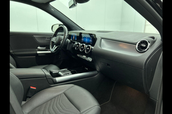 Mercedes-Benz GLA 200 Black Line 163PK CAMERA | NAVI | STOF-LEDER Mercedes-Benz GLA 200 Black Line 163PK CAMERA | NAVI | STOF-LEDER