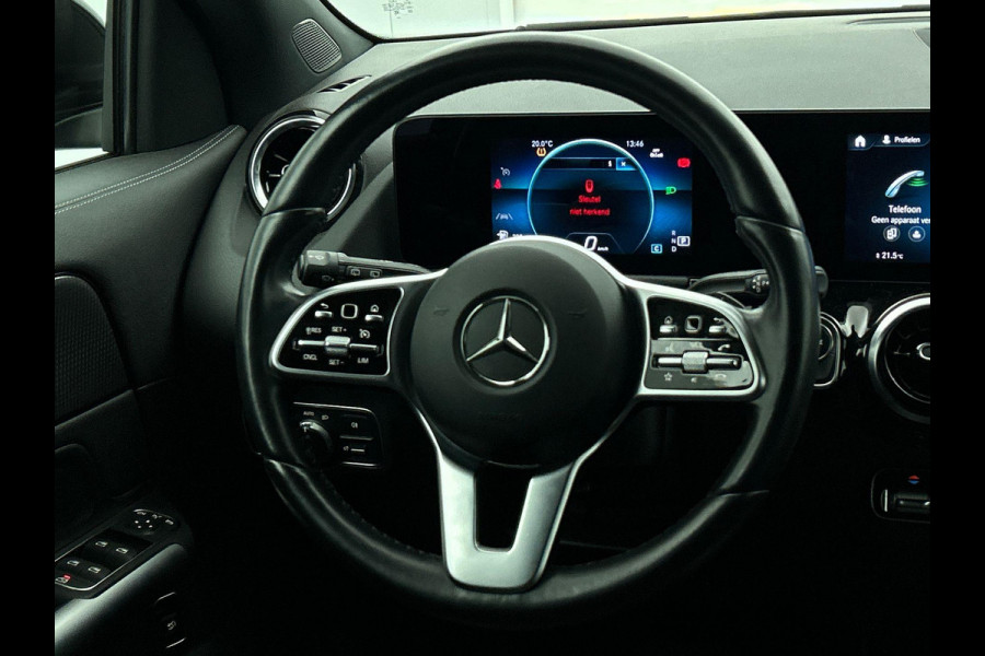 Mercedes-Benz GLA 200 Black Line 163PK CAMERA | NAVI | STOF-LEDER Mercedes-Benz GLA 200 Black Line 163PK CAMERA | NAVI | STOF-LEDER