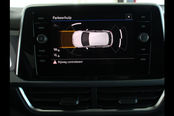 Volkswagen T-Roc 1.5 TSI 150pk DSG Style Edition | Navigatie | Apple Carplay/Android Auto | Camera | Parkeersensoren | Adaptive Cruise Control | Dodehoek Assistent | Elektrische achterklep | Stoel- en stuurverwarming | Full Led | Climate Control | Lichtmetalen velgen Volkswagen T-Roc 1.5 TSI 150pk DSG Style Edition | Navigatie | Apple Carplay/Android Auto | Camera | Parkeersensoren | Adaptive Cruise Control | Dodehoek Assistent | Elektrische achterklep | Stoel- en stuurverwarming | Full Led | Climate Control | Lichtmetalen velgen