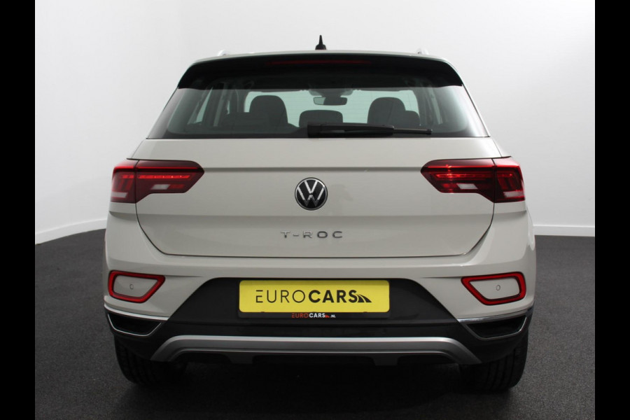Volkswagen T-Roc 1.5 TSI 150pk DSG Style Edition | Navigatie | Apple Carplay/Android Auto | Camera | Parkeersensoren | Adaptive Cruise Control | Dodehoek Assistent | Elektrische achterklep | Stoel- en stuurverwarming | Full Led | Climate Control | Lichtmetalen velgen Volkswagen T-Roc 1.5 TSI 150pk DSG Style Edition | Navigatie | Apple Carplay/Android Auto | Camera | Parkeersensoren | Adaptive Cruise Control | Dodehoek Assistent | Elektrische achterklep | Stoel- en stuurverwarming | Full Led | Climate Control | Lichtmetalen velgen
