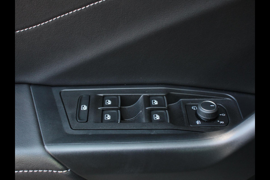 Volkswagen T-Roc 1.5 TSI 150pk DSG Style Edition | Navigatie | Apple Carplay/Android Auto | Camera | Parkeersensoren | Adaptive Cruise Control | Dodehoek Assistent | Elektrische achterklep | Stoel- en stuurverwarming | Full Led | Climate Control | Lichtmetalen velgen Volkswagen T-Roc 1.5 TSI 150pk DSG Style Edition | Navigatie | Apple Carplay/Android Auto | Camera | Parkeersensoren | Adaptive Cruise Control | Dodehoek Assistent | Elektrische achterklep | Stoel- en stuurverwarming | Full Led | Climate Control | Lichtmetalen velgen