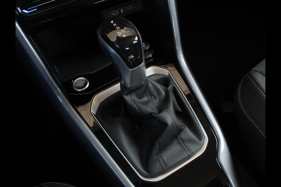 Volkswagen T-Roc 1.5 TSI 150pk DSG Style Edition | Navigatie | Apple Carplay/Android Auto | Camera | Parkeersensoren | Adaptive Cruise Control | Dodehoek Assistent | Elektrische achterklep | Stoel- en stuurverwarming | Full Led | Climate Control | Lichtmetalen velgen Volkswagen T-Roc 1.5 TSI 150pk DSG Style Edition | Navigatie | Apple Carplay/Android Auto | Camera | Parkeersensoren | Adaptive Cruise Control | Dodehoek Assistent | Elektrische achterklep | Stoel- en stuurverwarming | Full Led | Climate Control | Lichtmetalen velgen