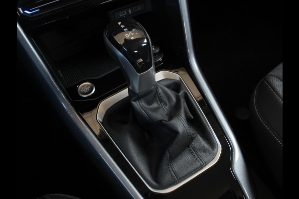 Volkswagen T-Roc 1.5 TSI 150pk DSG Style Edition | Navigatie | Apple Carplay/Android Auto | Camera | Parkeersensoren | Adaptive Cruise Control | Dodehoek Assistent | Elektrische achterklep | Stoel- en stuurverwarming | Full Led | Climate Control | Lichtmetalen velgen Volkswagen T-Roc 1.5 TSI 150pk DSG Style Edition | Navigatie | Apple Carplay/Android Auto | Camera | Parkeersensoren | Adaptive Cruise Control | Dodehoek Assistent | Elektrische achterklep | Stoel- en stuurverwarming | Full Led | Climate Control | Lichtmetalen velgen