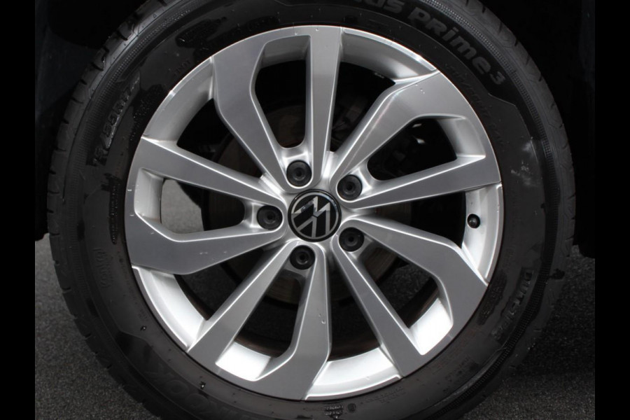 Volkswagen T-Roc 1.5 TSI 150pk DSG Style Edition | Navigatie | Apple Carplay/Android Auto | Camera | Parkeersensoren | Adaptive Cruise Control | Dodehoek Assistent | Elektrische achterklep | Stoel- en stuurverwarming | Full Led | Climate Control | Lichtmetalen velgen Volkswagen T-Roc 1.5 TSI 150pk DSG Style Edition | Navigatie | Apple Carplay/Android Auto | Camera | Parkeersensoren | Adaptive Cruise Control | Dodehoek Assistent | Elektrische achterklep | Stoel- en stuurverwarming | Full Led | Climate Control | Lichtmetalen velgen