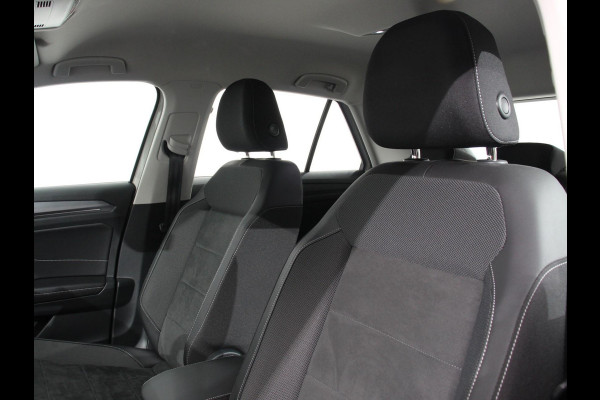 Volkswagen T-Roc 1.5 TSI 150pk DSG Style Edition | Navigatie | Apple Carplay/Android Auto | Camera | Parkeersensoren | Adaptive Cruise Control | Dodehoek Assistent | Elektrische achterklep | Stoel- en stuurverwarming | Full Led | Climate Control | Lichtmetalen velgen Volkswagen T-Roc 1.5 TSI 150pk DSG Style Edition | Navigatie | Apple Carplay/Android Auto | Camera | Parkeersensoren | Adaptive Cruise Control | Dodehoek Assistent | Elektrische achterklep | Stoel- en stuurverwarming | Full Led | Climate Control | Lichtmetalen velgen