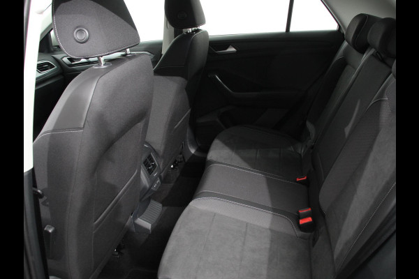 Volkswagen T-Roc 1.5 TSI 150pk DSG Style Edition | Navigatie | Apple Carplay/Android Auto | Camera | Parkeersensoren | Adaptive Cruise Control | Dodehoek Assistent | Elektrische achterklep | Stoel- en stuurverwarming | Full Led | Climate Control | Lichtmetalen velgen Volkswagen T-Roc 1.5 TSI 150pk DSG Style Edition | Navigatie | Apple Carplay/Android Auto | Camera | Parkeersensoren | Adaptive Cruise Control | Dodehoek Assistent | Elektrische achterklep | Stoel- en stuurverwarming | Full Led | Climate Control | Lichtmetalen velgen