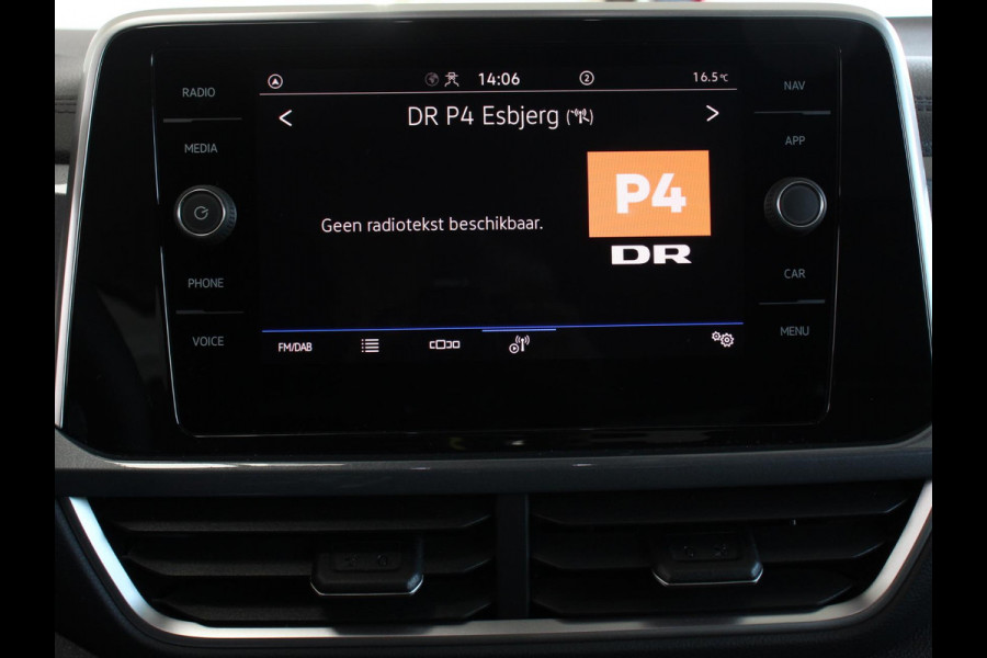 Volkswagen T-Roc 1.5 TSI 150pk DSG Style Edition | Navigatie | Apple Carplay/Android Auto | Camera | Parkeersensoren | Adaptive Cruise Control | Dodehoek Assistent | Elektrische achterklep | Stoel- en stuurverwarming | Full Led | Climate Control | Lichtmetalen velgen Volkswagen T-Roc 1.5 TSI 150pk DSG Style Edition | Navigatie | Apple Carplay/Android Auto | Camera | Parkeersensoren | Adaptive Cruise Control | Dodehoek Assistent | Elektrische achterklep | Stoel- en stuurverwarming | Full Led | Climate Control | Lichtmetalen velgen