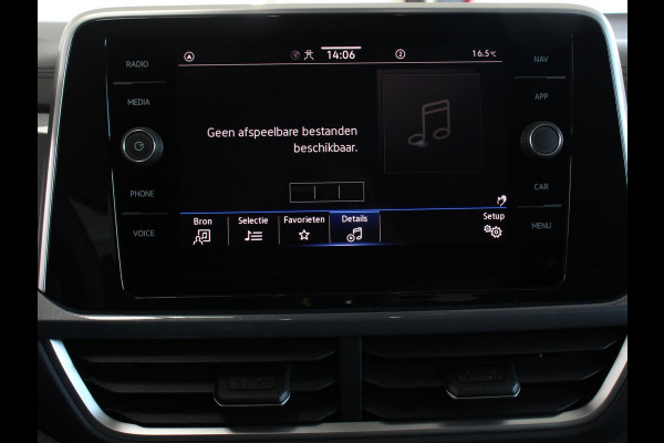 Volkswagen T-Roc 1.5 TSI 150pk DSG Style Edition | Navigatie | Apple Carplay/Android Auto | Camera | Parkeersensoren | Adaptive Cruise Control | Dodehoek Assistent | Elektrische achterklep | Stoel- en stuurverwarming | Full Led | Climate Control | Lichtmetalen velgen Volkswagen T-Roc 1.5 TSI 150pk DSG Style Edition | Navigatie | Apple Carplay/Android Auto | Camera | Parkeersensoren | Adaptive Cruise Control | Dodehoek Assistent | Elektrische achterklep | Stoel- en stuurverwarming | Full Led | Climate Control | Lichtmetalen velgen