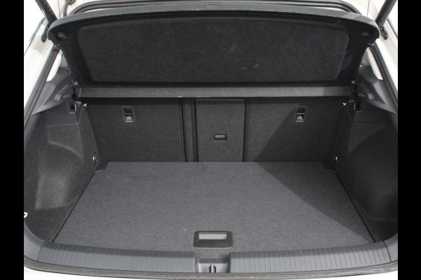 Volkswagen T-Roc 1.5 TSI 150pk DSG Style Edition | Navigatie | Apple Carplay/Android Auto | Camera | Parkeersensoren | Adaptive Cruise Control | Dodehoek Assistent | Elektrische achterklep | Stoel- en stuurverwarming | Full Led | Climate Control | Lichtmetalen velgen Volkswagen T-Roc 1.5 TSI 150pk DSG Style Edition | Navigatie | Apple Carplay/Android Auto | Camera | Parkeersensoren | Adaptive Cruise Control | Dodehoek Assistent | Elektrische achterklep | Stoel- en stuurverwarming | Full Led | Climate Control | Lichtmetalen velgen