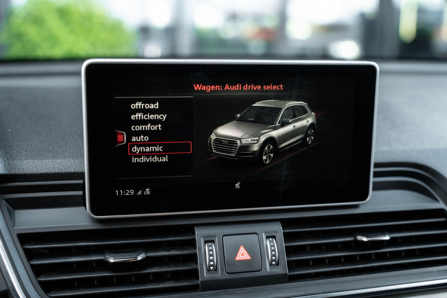 Audi SQ5 3.0 TFSI quattro Pro Line Plus - Panorama | RS Seats | B&O | Audi SQ5 3.0 TFSI quattro Pro Line Plus - Panorama | RS Seats | B&O |